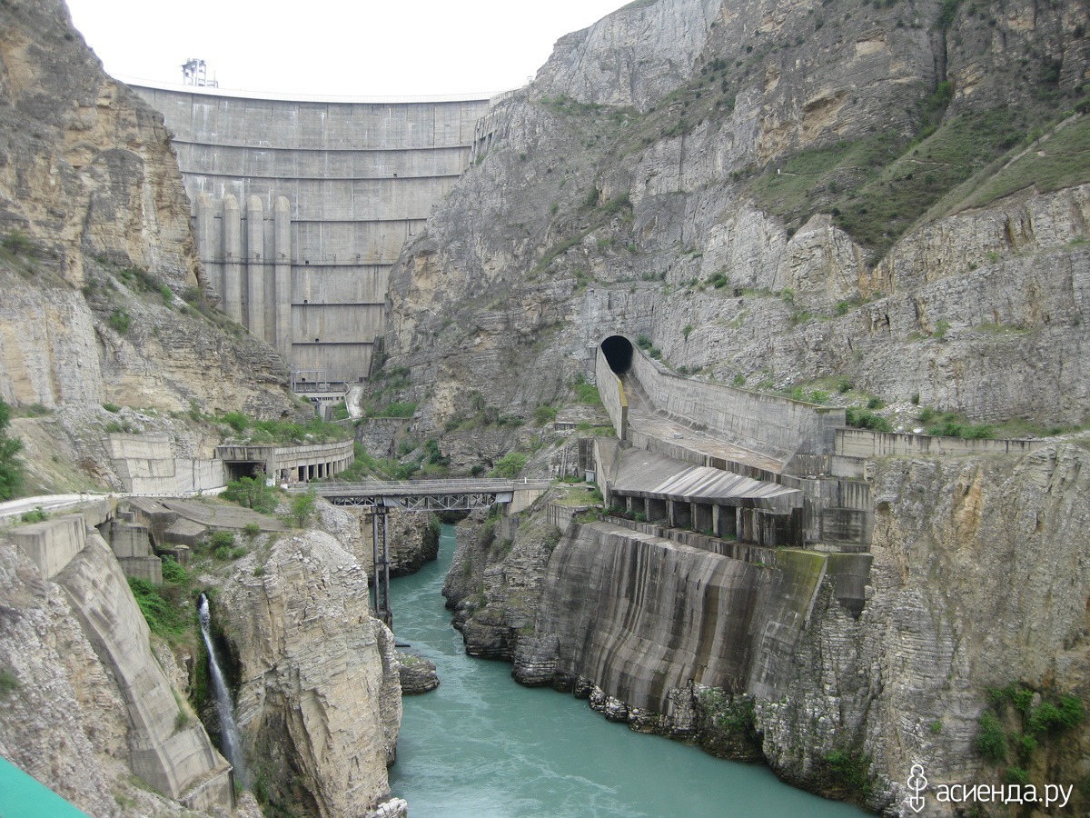 Чиркейская ГЭС водосброс